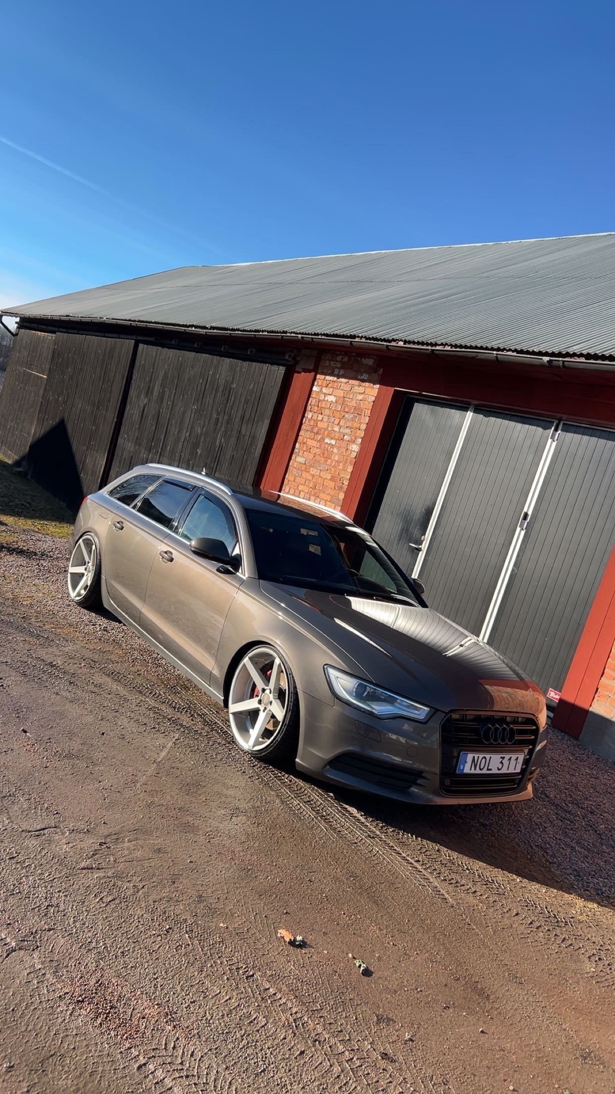 AUDI